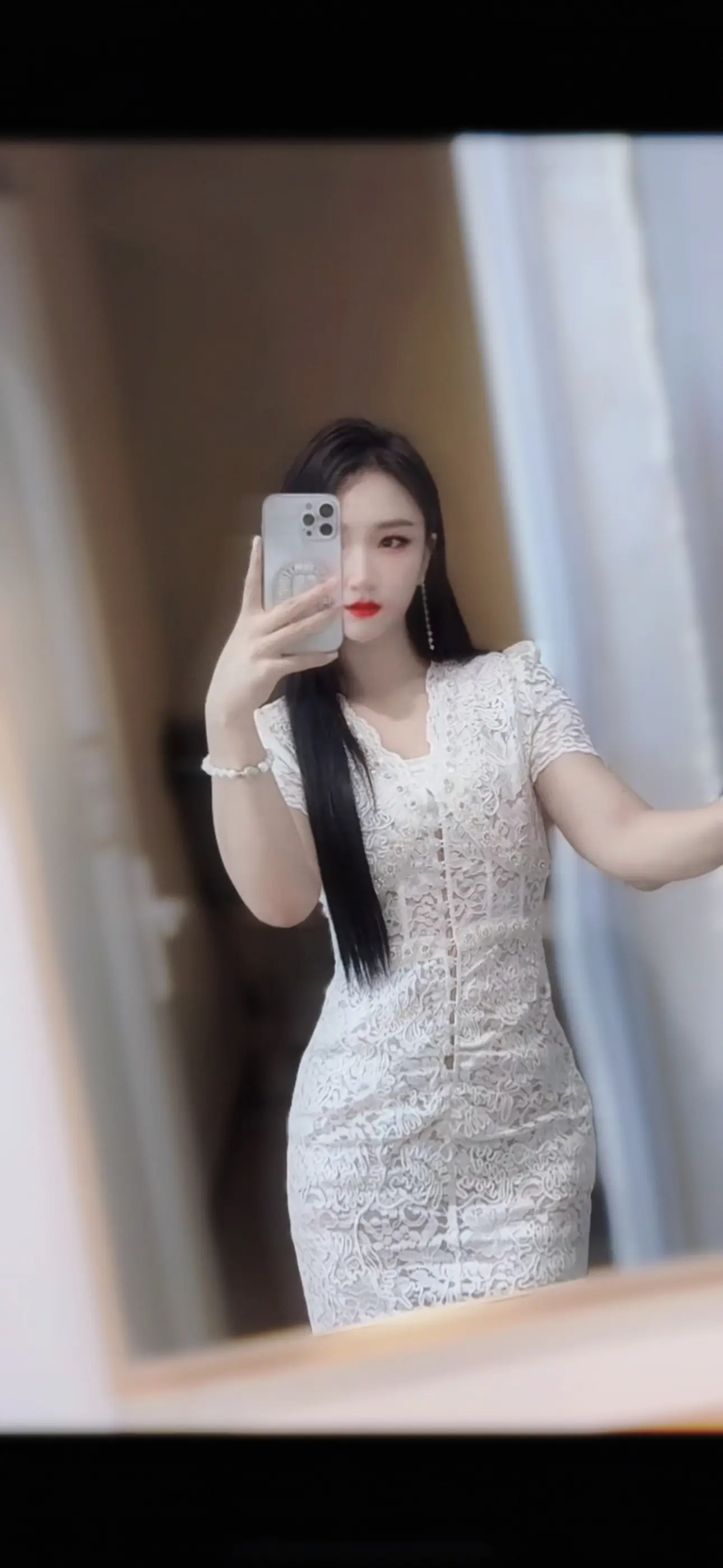 女人挣钱是价值，长得漂亮是优势，活得漂亮是本事，天生丽质不如天生励志。