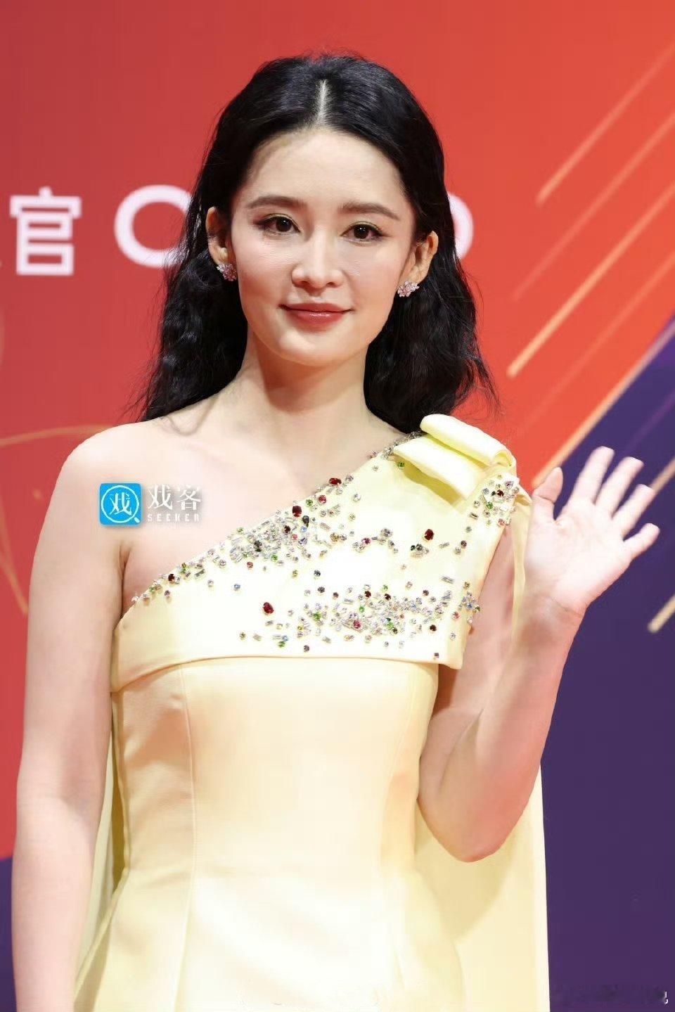 李沁身材变化引争议 