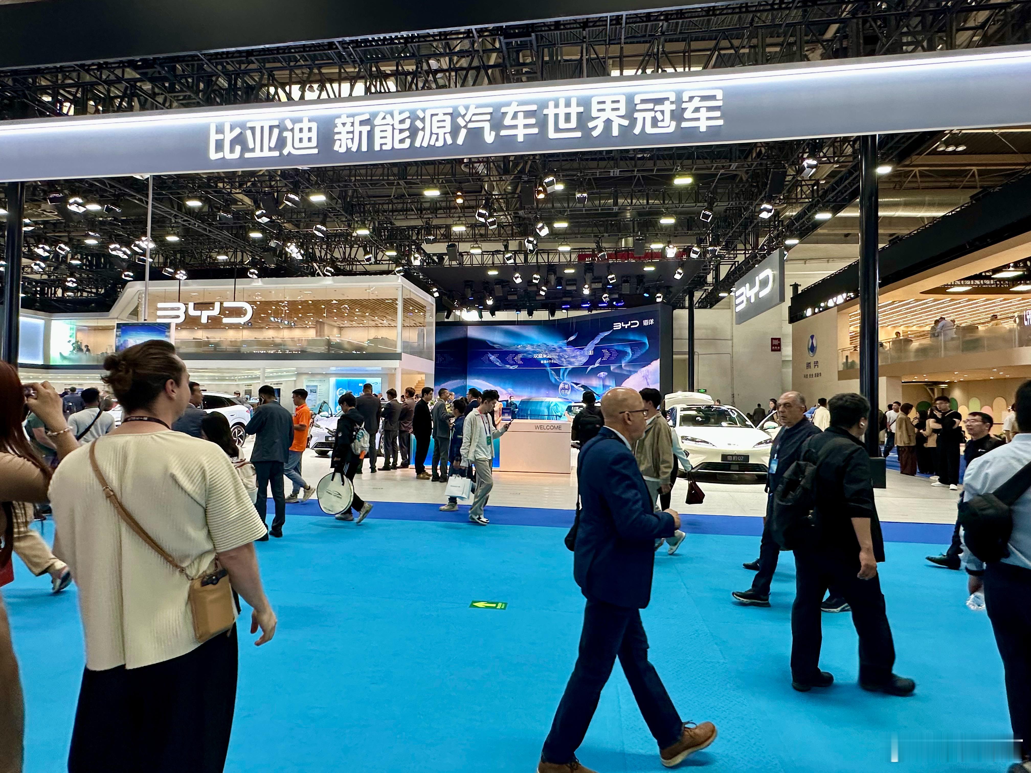 比亚迪——新能源汽车世界冠军北京车展上最硬的广告 