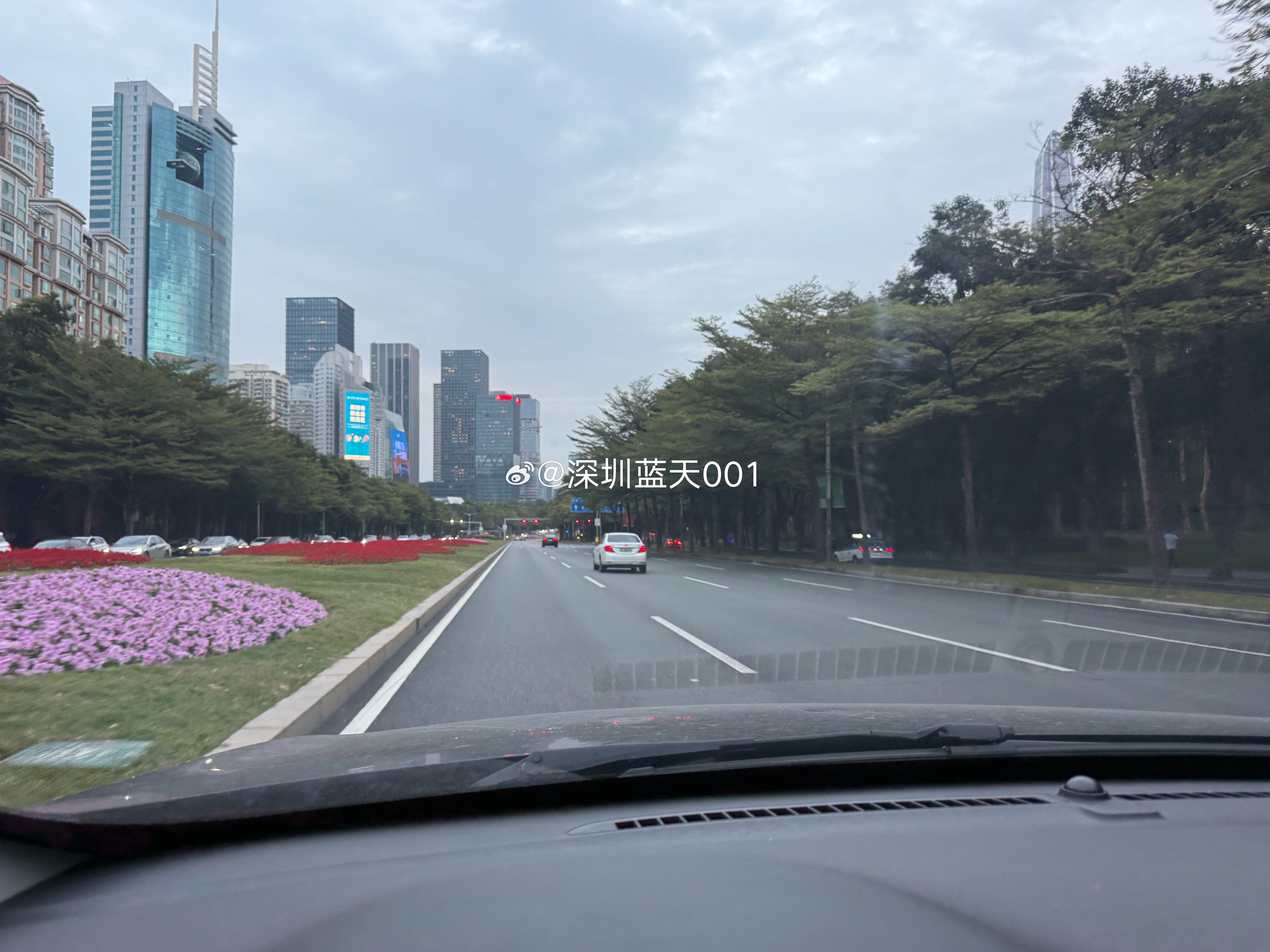 汽车算是具身智能吗汽场全开 在我看来现在的智能汽车完全算得上具身智能，我车上搭载