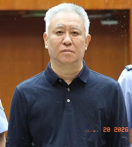 许家印和前妻丁玉梅共育两个儿子，履历都相当不简单！

老大许智健，清华的高材生，