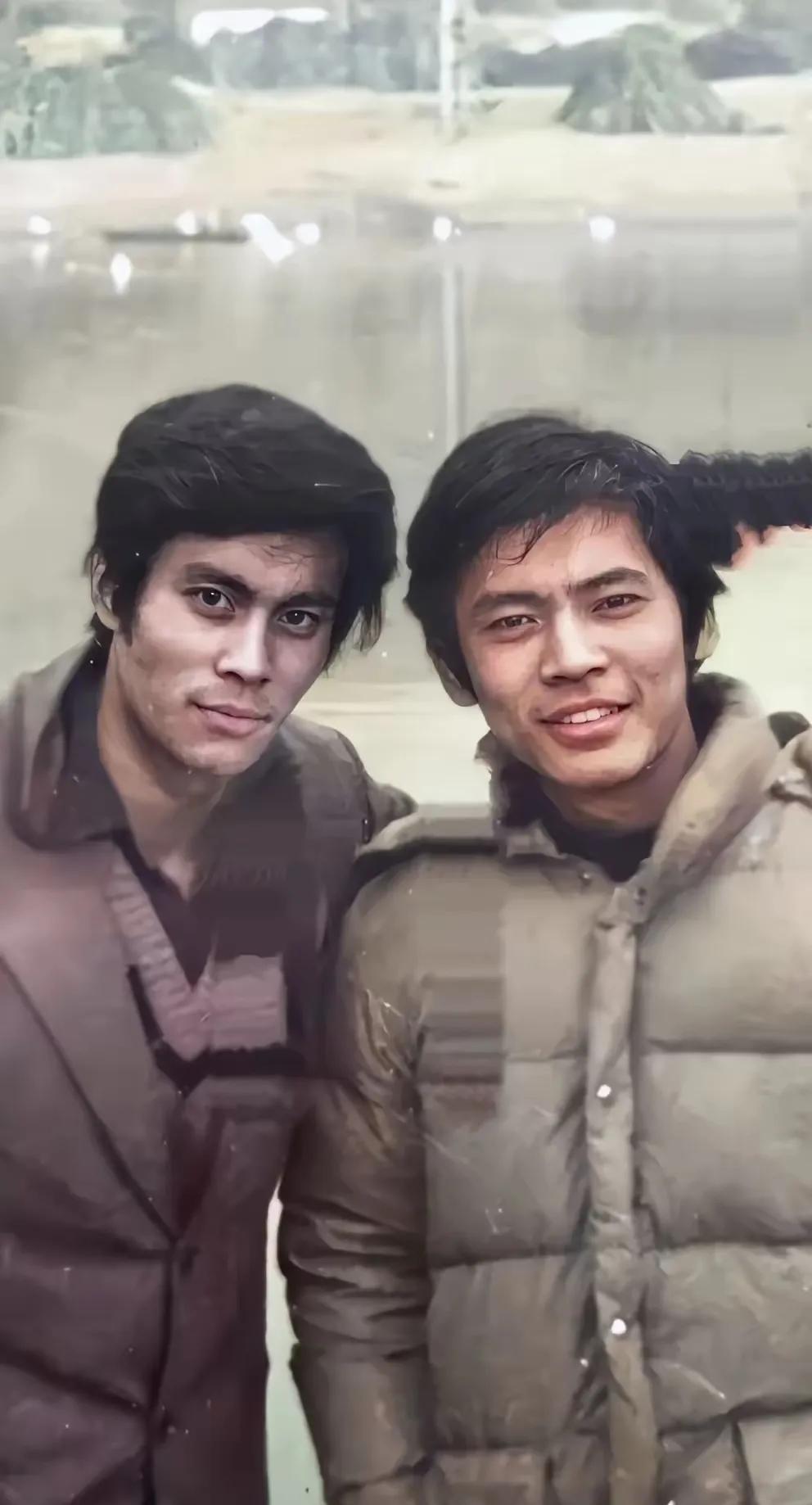 这张照片时间不短了，第一次见，不过我一眼就认出他们是谁了。