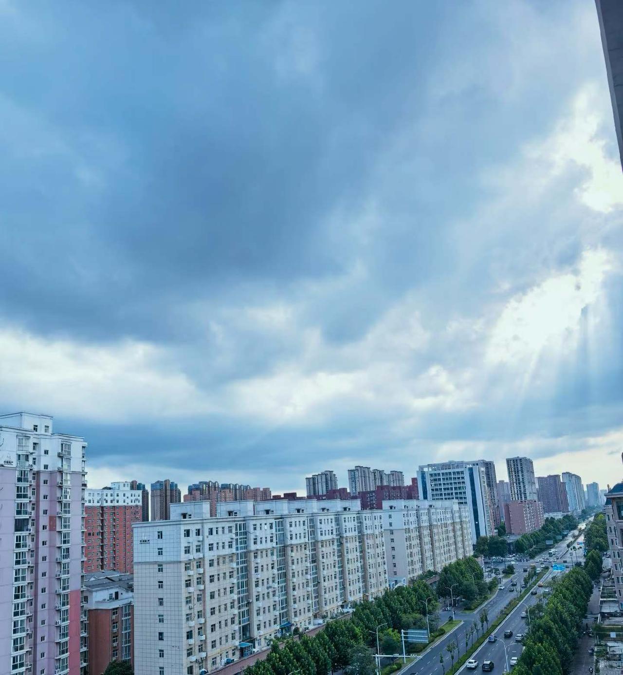你期待中国研制第四艘航母吗肯定非常期待，各种传说和推测，太多了，悬念非常大。