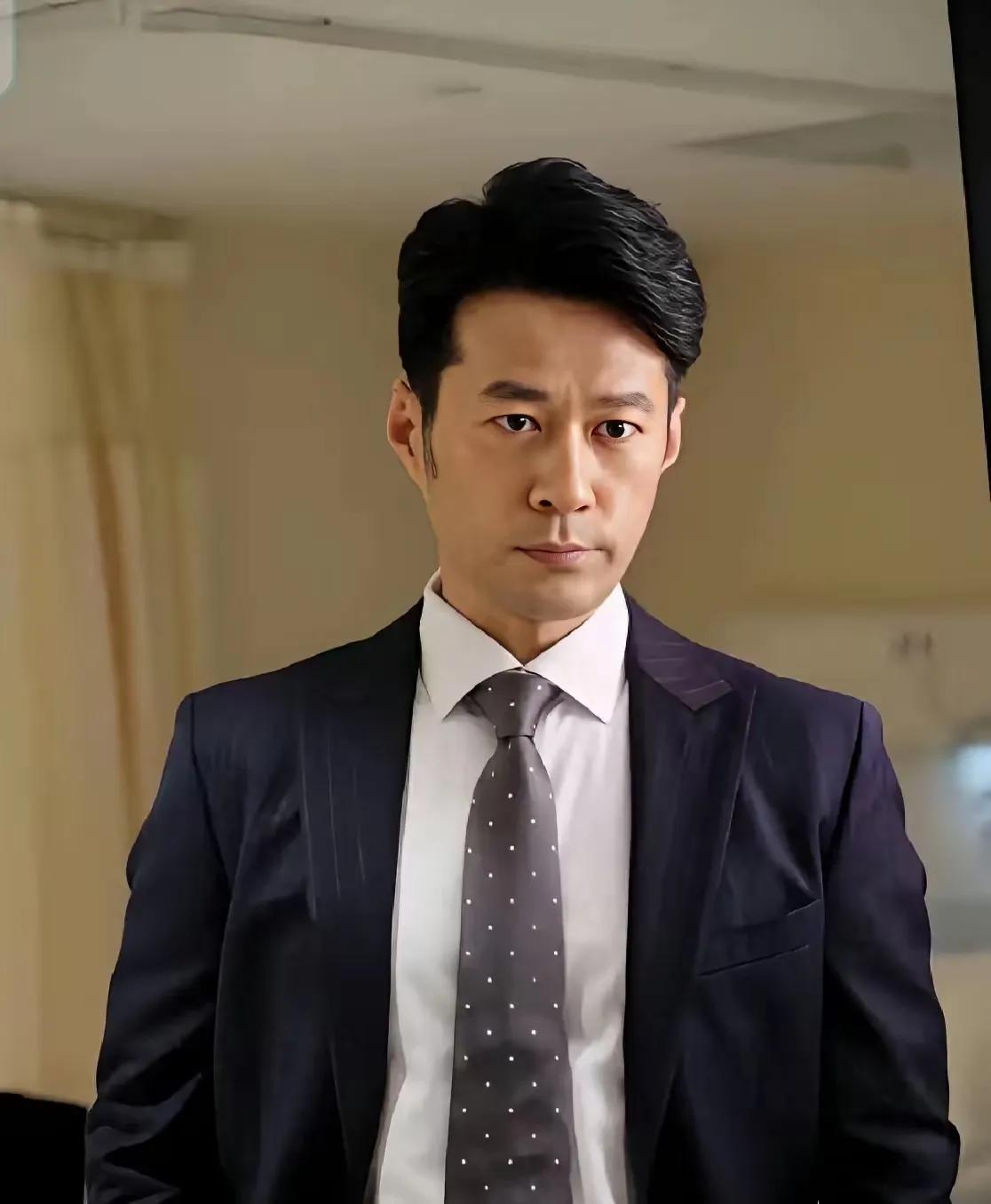 看了演员谭凯的养老计划
我立马做了3个决定：

1：第一件事就是，把我妈刚介绍的