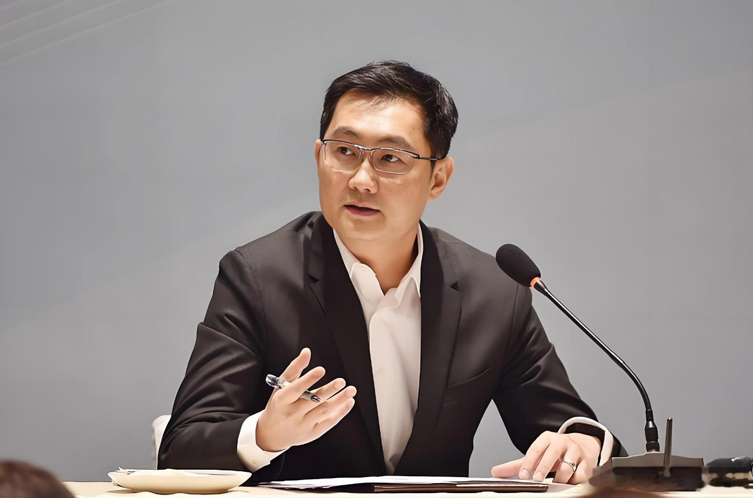 马化腾内部员工大会安利AI新品百模大战之后，还得看落地。马化腾今天的讲话透露了一