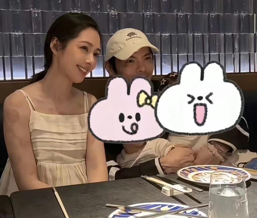 向佐和女儿感情很好，大多数同龄的小盆友都不喜欢黏着爸爸，但郭碧婷的女儿向芷特别喜