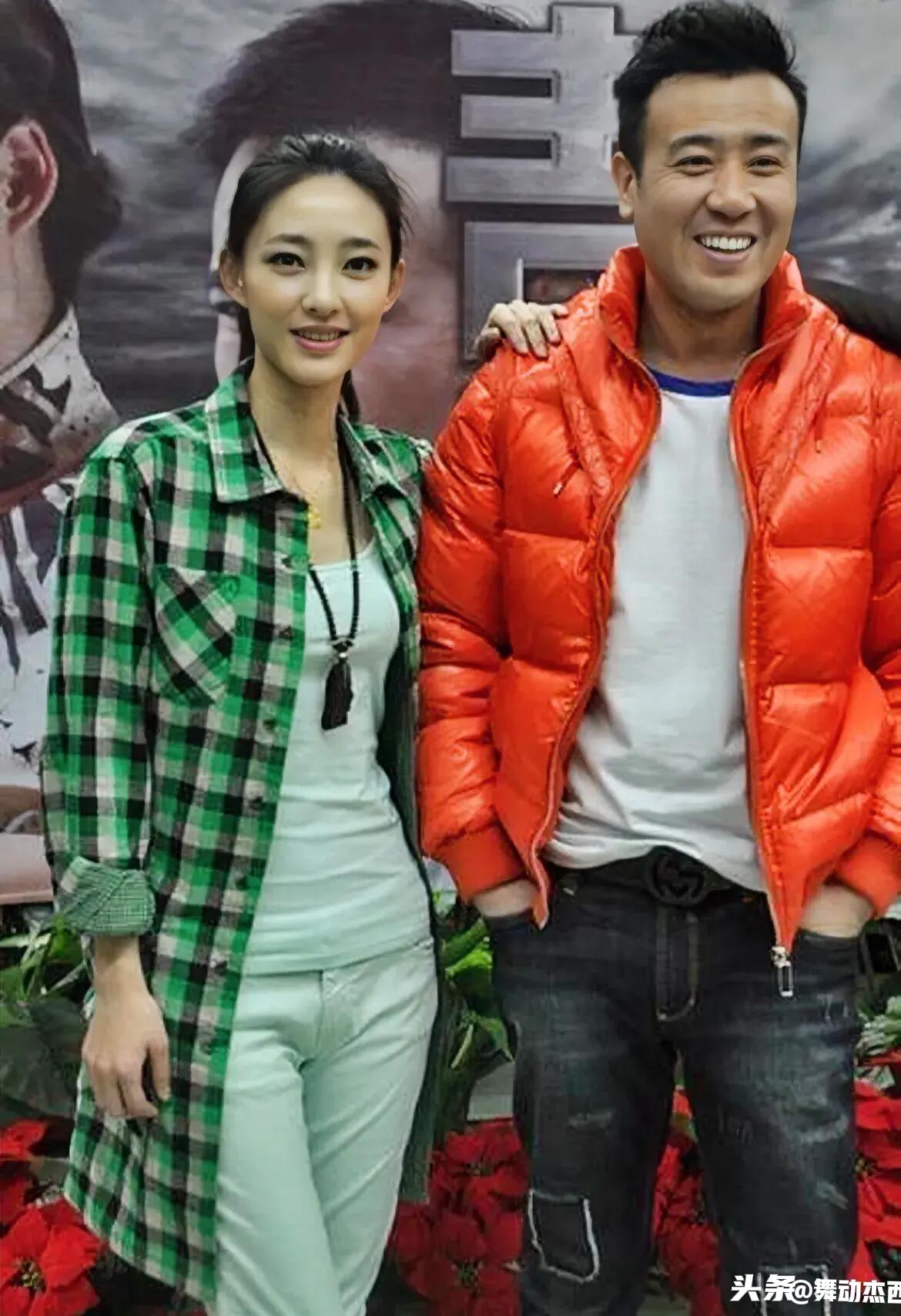 据说，于和伟与王丽坤因戏生情，王丽坤出来澄清说，于和伟是她的良师益友！
从于和伟