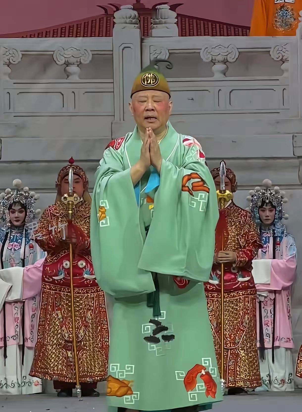 郭德纲《济公活佛》商演现场改编被举报之事武汉文旅立案了！

起因是7月24日，郭