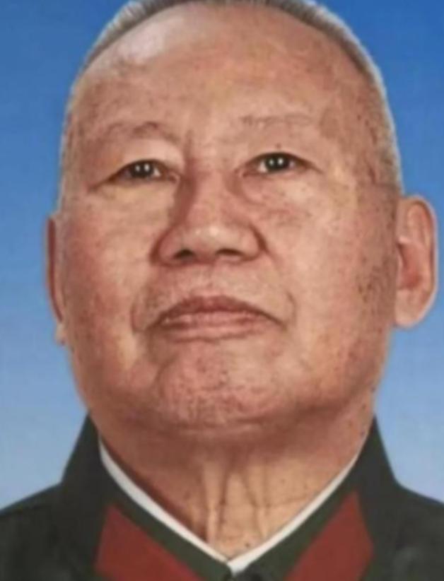 1978年，原空军副司令张积慧被撤职，被关了两年后，转业的他，到成都420厂当副