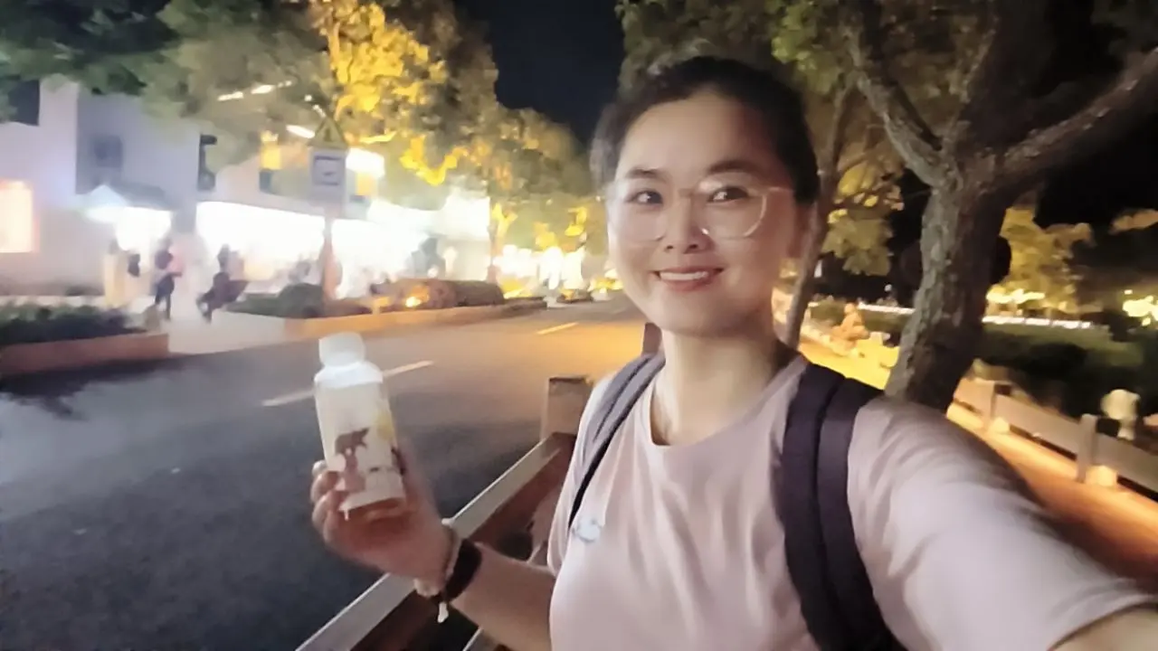 哈哈哈姐姐今天高兴，风都是甜的。