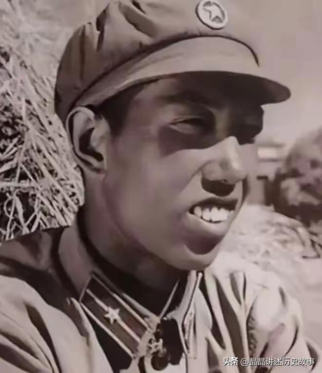 天安门观礼，毛主席看见年轻少尉大笑：你就是那句狂言的主人
 
1963年国庆大典