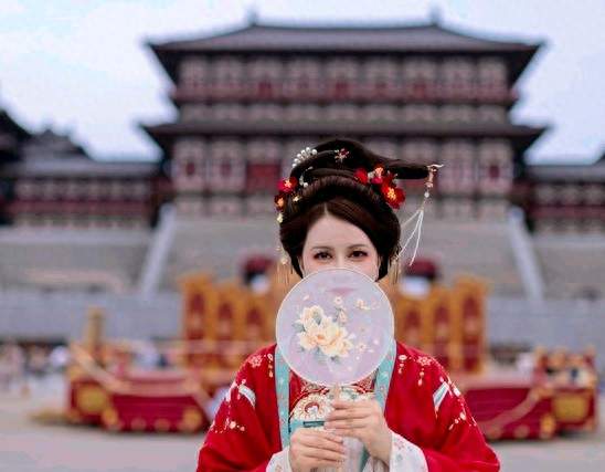 上官婉儿拿着蜡烛迎接李隆基，为什么还是被杀了？