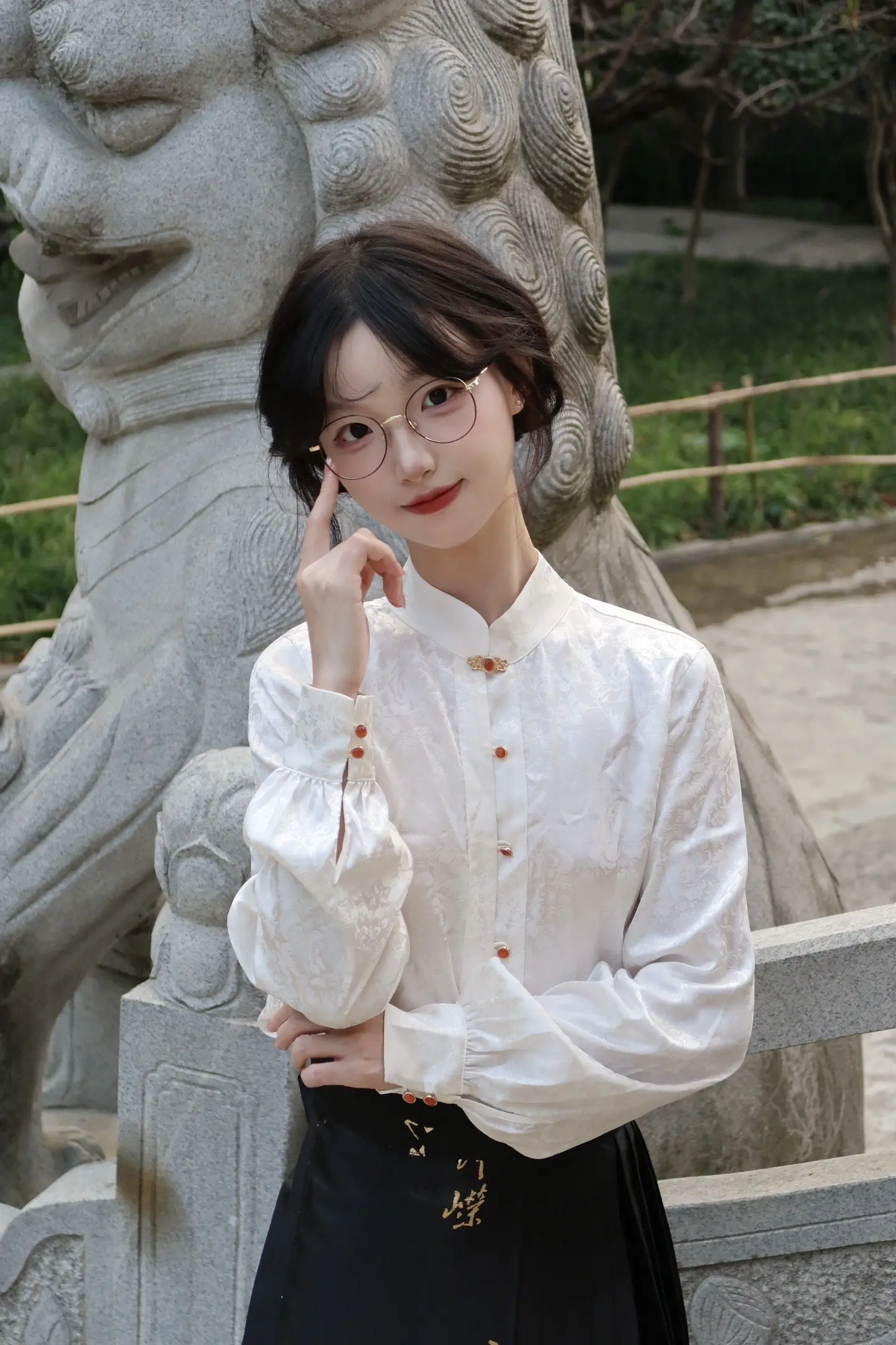 来点硬曲。手机好看还是相机好看？