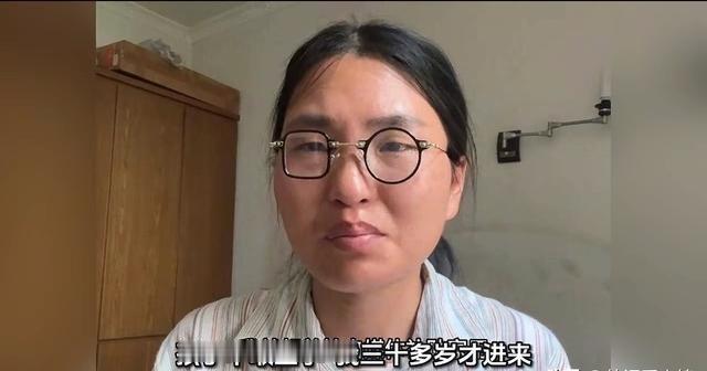 山姆姐的号彻底废了，13万粉丝直接归零。她上午刚哭完道歉，下午就开播带货，吃相太