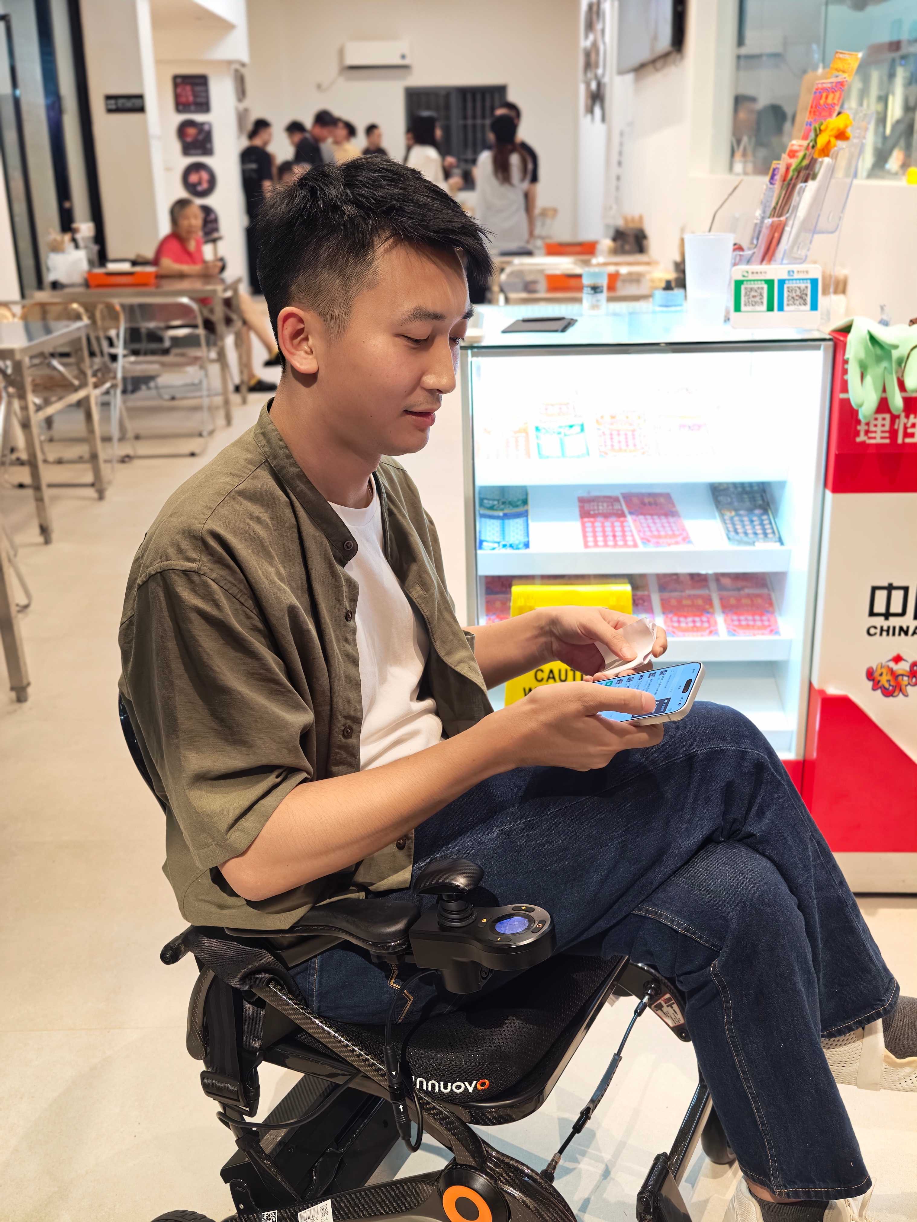 来大烧运鸡吃鸡，从机场开过来累死我了，晚高峰横穿深圳，这次真心祝福生意做大，在南