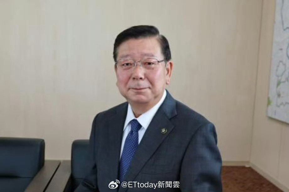 日本下妻市市长须藤，4月刚上任，6月就在一处排水渠里变成了尸体，享年67岁。警方
