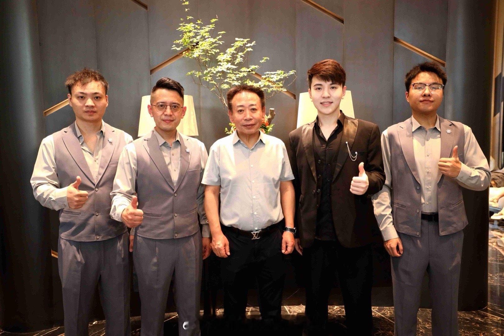 #中国国际青年电影展# 演艺人员茶话会在鲁能格拉斯小镇成功落幕！众多影视界大咖云