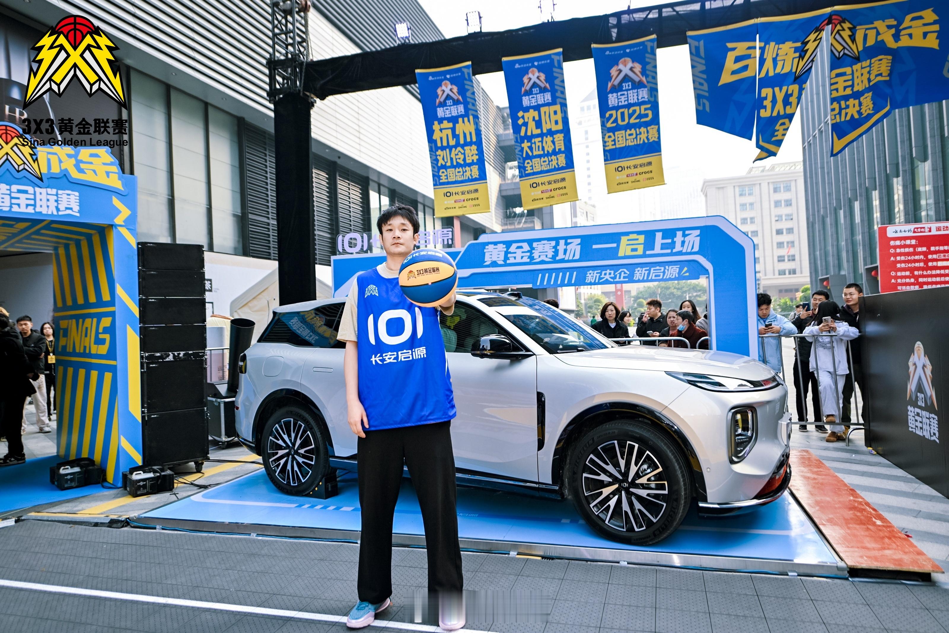 又是一年客场打韩国，你想起了谁？那年丁神对阵韩国杀疯了丁彦雨航空降黄金联赛现场