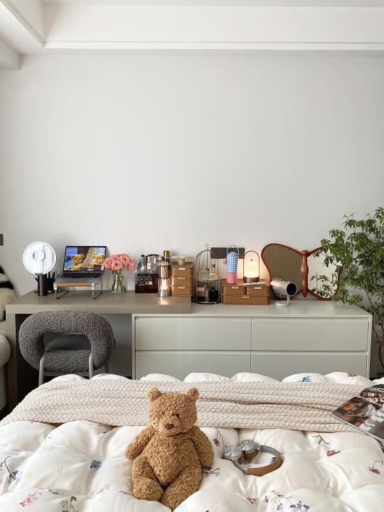 啊啊啊谁懂啊！！好喜欢这样一个人的小房间💐