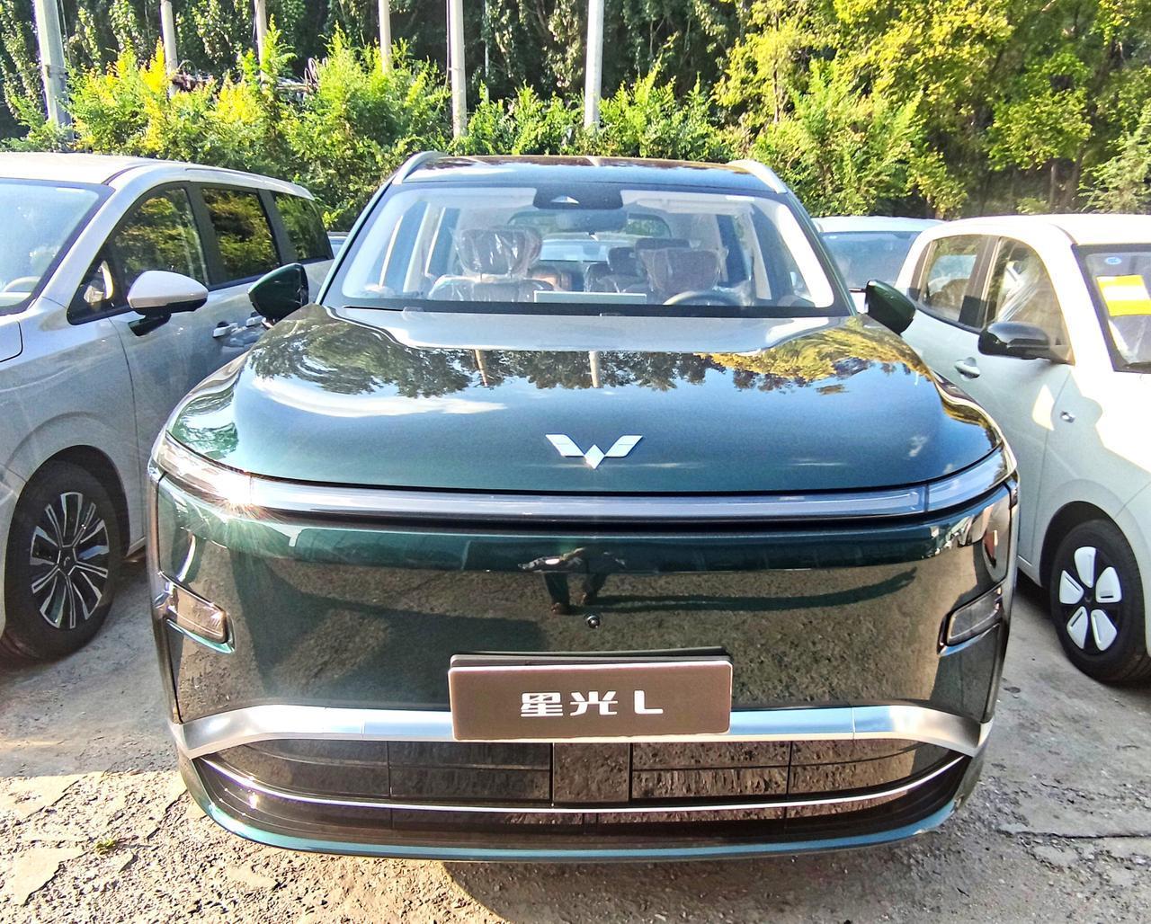 十万级大六座SUV《星光L》
   五菱星光L是上汽通用五菱，于2026年7月上