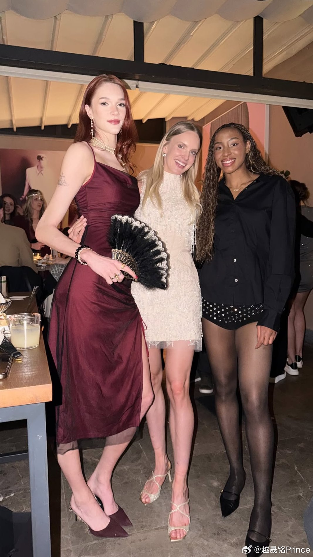 在美国国手阿里.弗兰蒂生日派对上排球名将们， ❓谁的妆造最惊艳❓ 