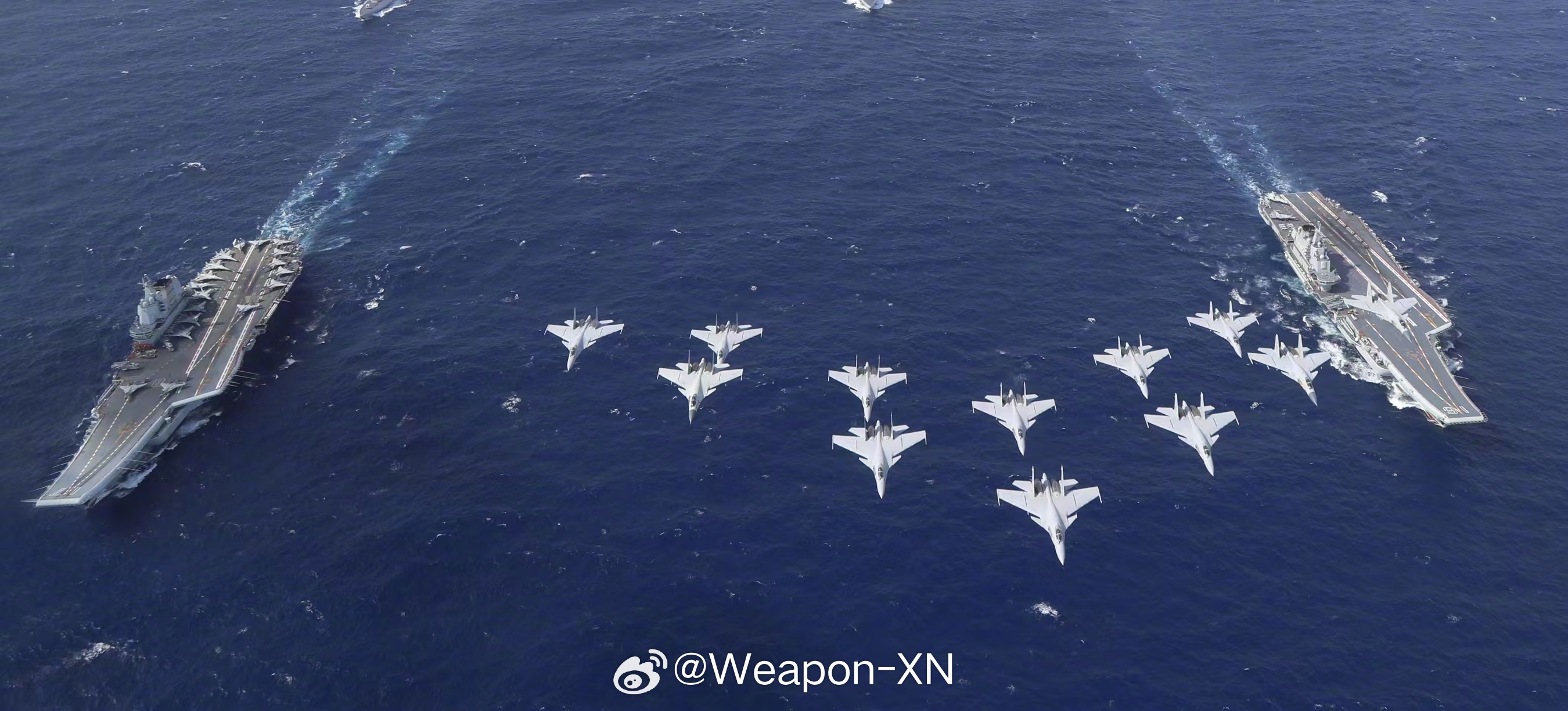 #兵器影像[超话]# 擦擦眼睛，眼眶湿润了，这是我们中国的双航母编队啊！[哈哈]