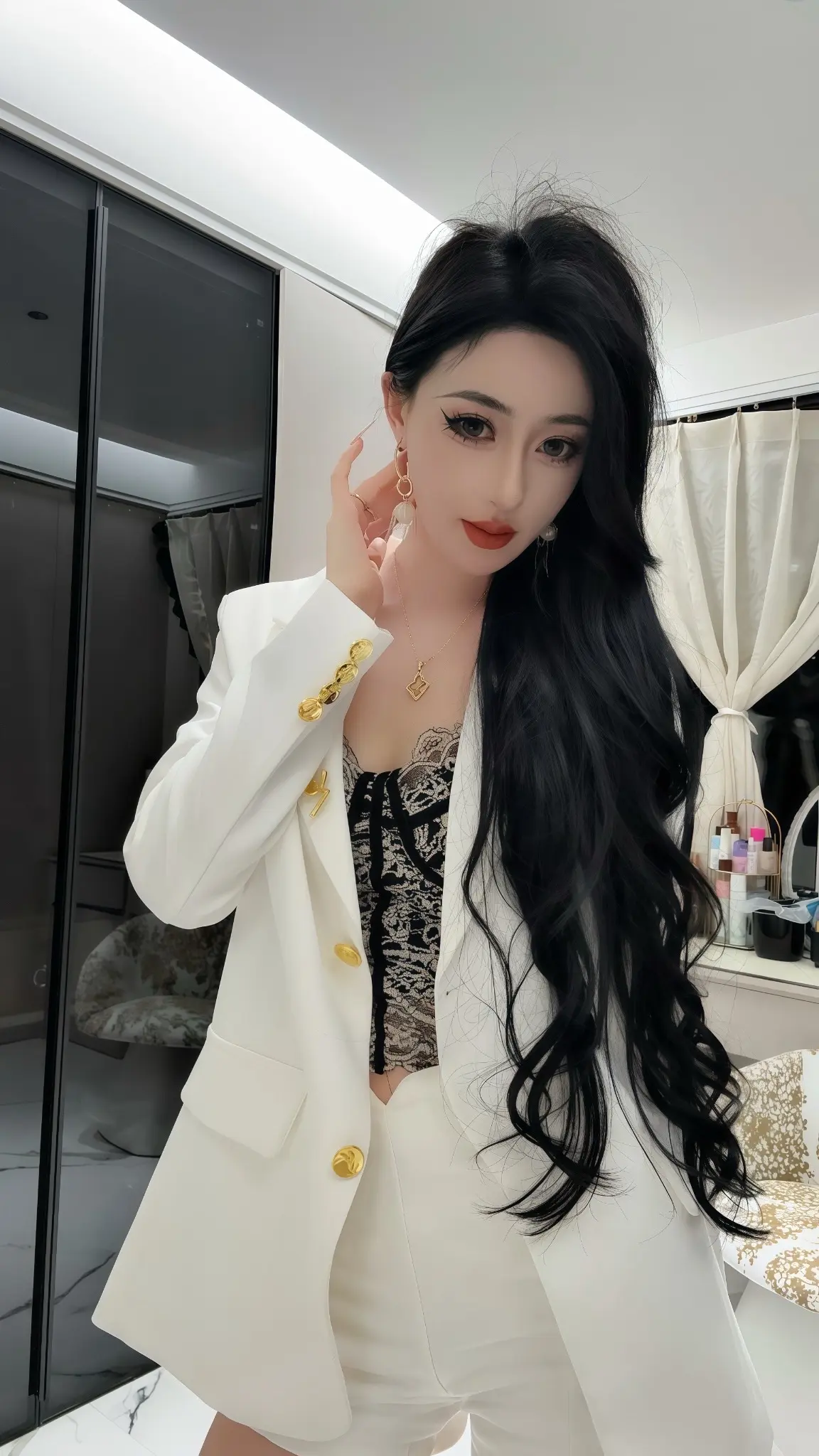 时间会把对你最好的人留到最后，毕竟喜欢只是一阵风，爱是细水长流