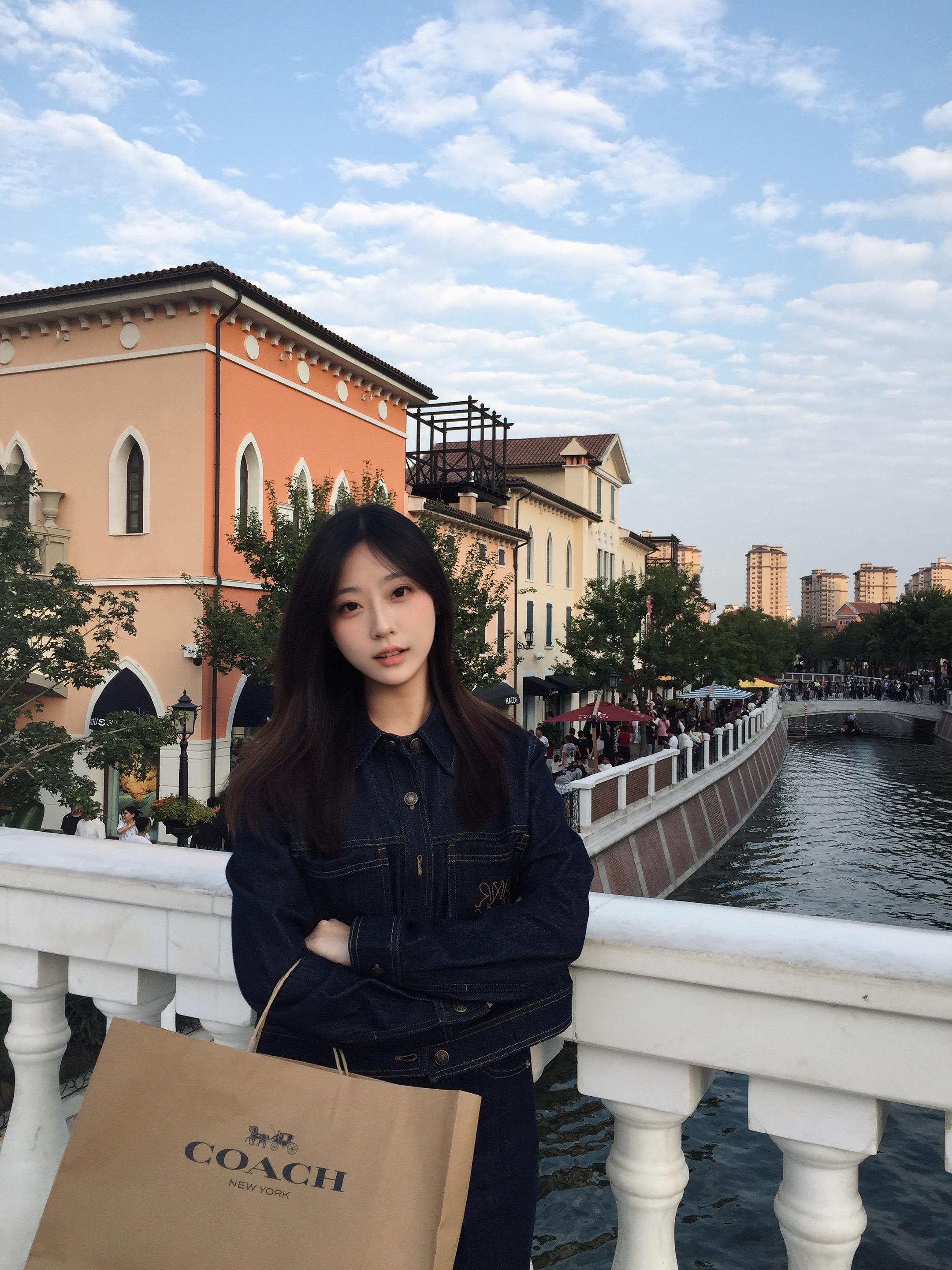 让眼睛讲彼此立场