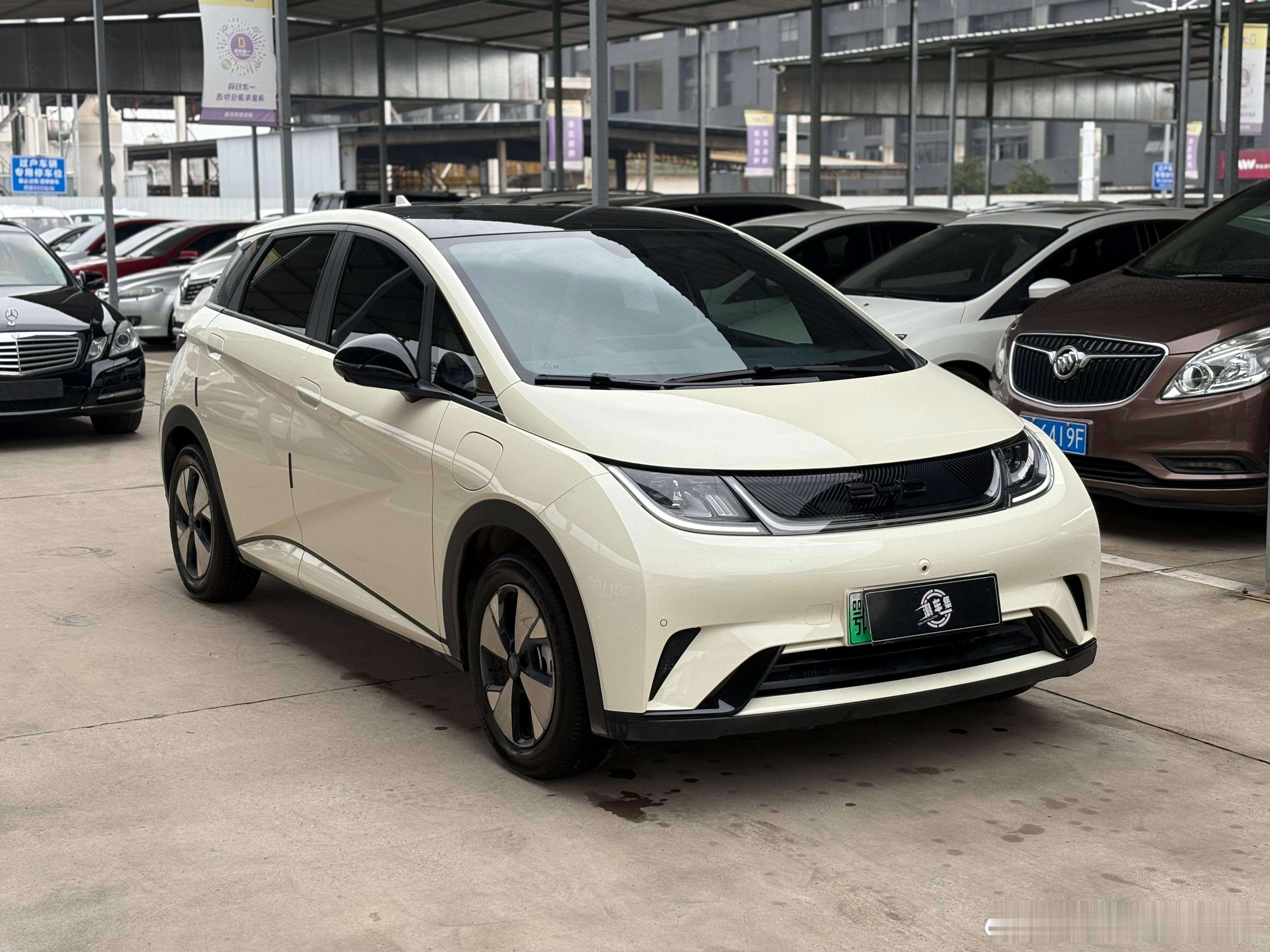 便宜 24年比亚迪 海豚 420KM时尚版个人一手 3万公里 后面有换件其他优秀