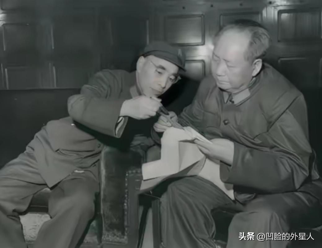 建国之初，毛主席敲打高级将帅，要懂规矩！比如公安部长罗瑞卿认为，公安部不应该强调