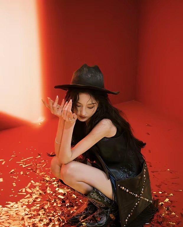 1.宋祖儿和丁禹兮主演的《司宫令》准备开机了，只是男女主的番位还没有谈拢，剧组还