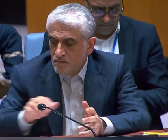 伊朗外交部长阿拉格齐7日在社交媒体上表示，美国当天袭击了伊朗格什姆岛的一座海水淡