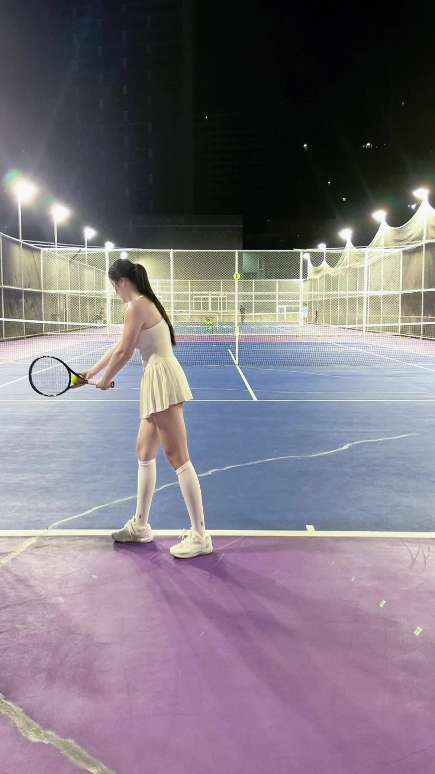 你也打网球，我们就是好朋友🎾  🎾
