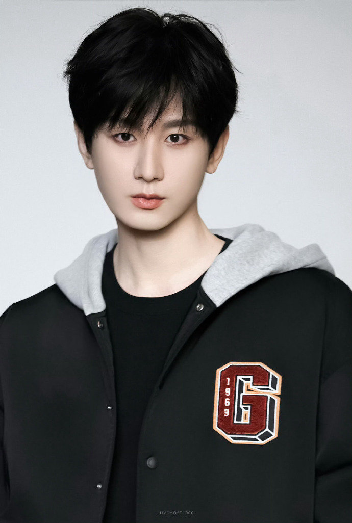 成毅我们都在寻找一个GAP 成毅不张扬却步步回响哇！ 世界太急，我们都需要一个 