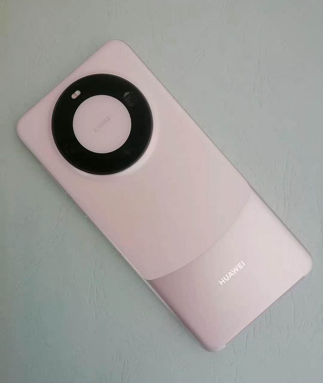 新年新机华为mate60[偷笑] ​​​