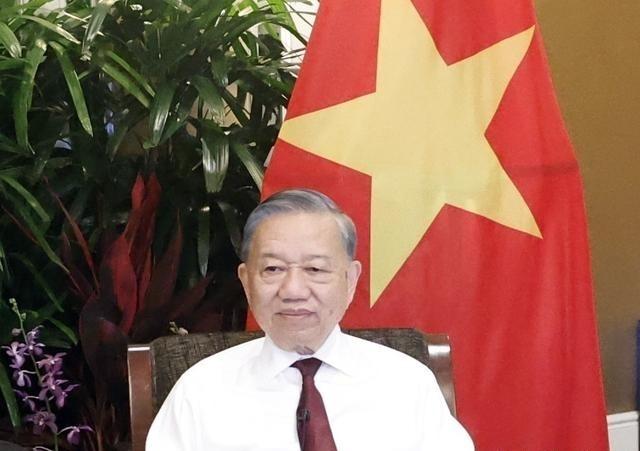 苏林：越南并不选边站。此前在新加坡出席香格里拉对话会的苏林，接受了路透社采访，采