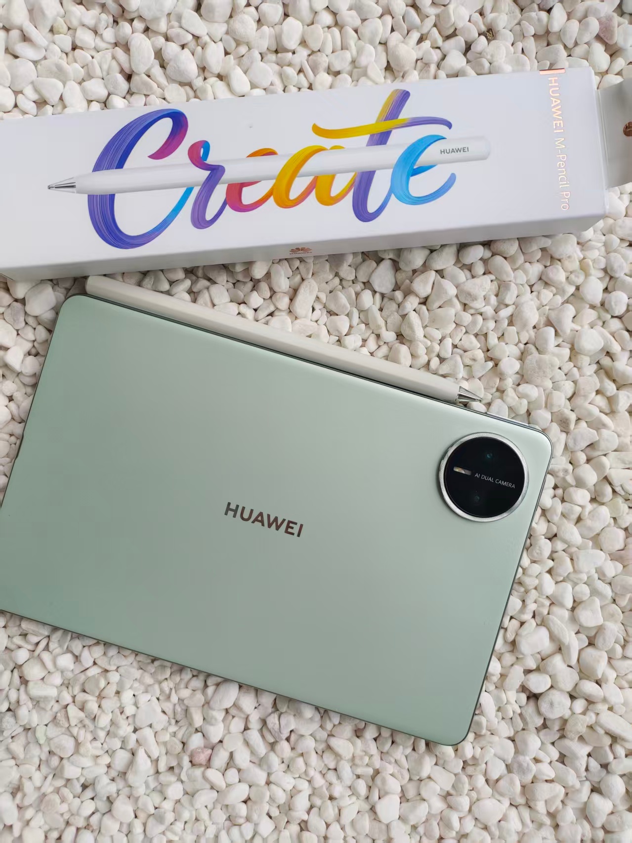 华为MatePad Mini：随身灵感本，小身材装下大创意！作为穿搭博主来说，灵