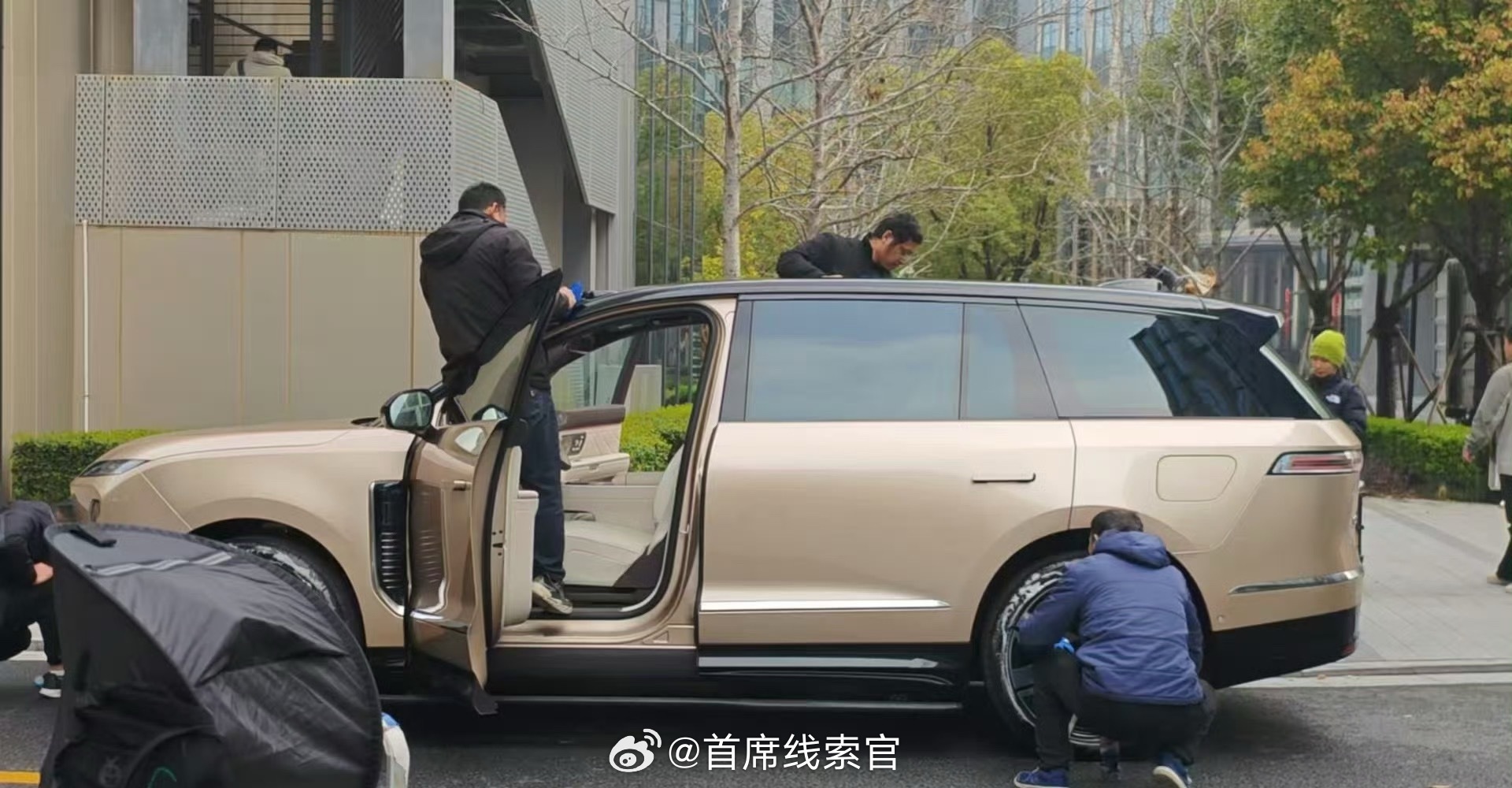 蔚来 es9 路透照来了。给这个颜值打几分？蔚来es9308_IO新能源汽车