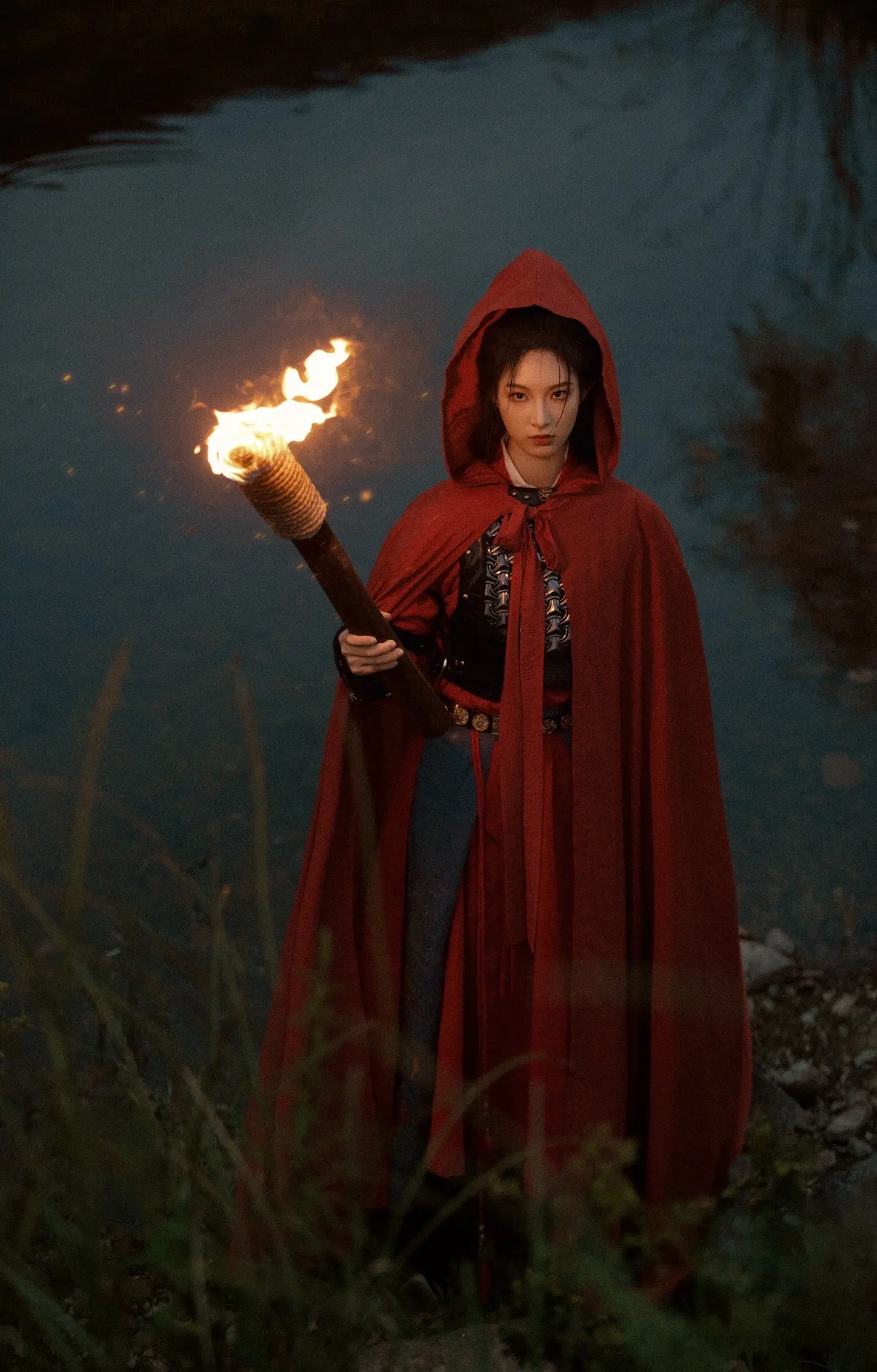 我踏月色问英雄 功名几何。