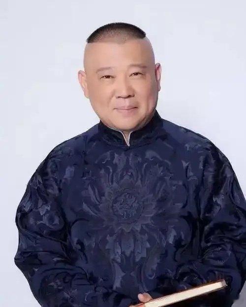 其实王慧心里很清楚，就连郭麒麟心里也清楚，郭德纲愿意把德云社交给郭麒麟，只是因为