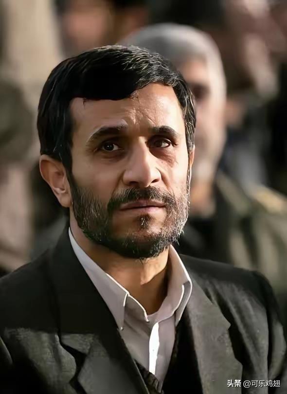 以前小看你了！伊朗今天突然宣布：20架无人机加3枚导弹，把巴林美军基地指挥部给炸