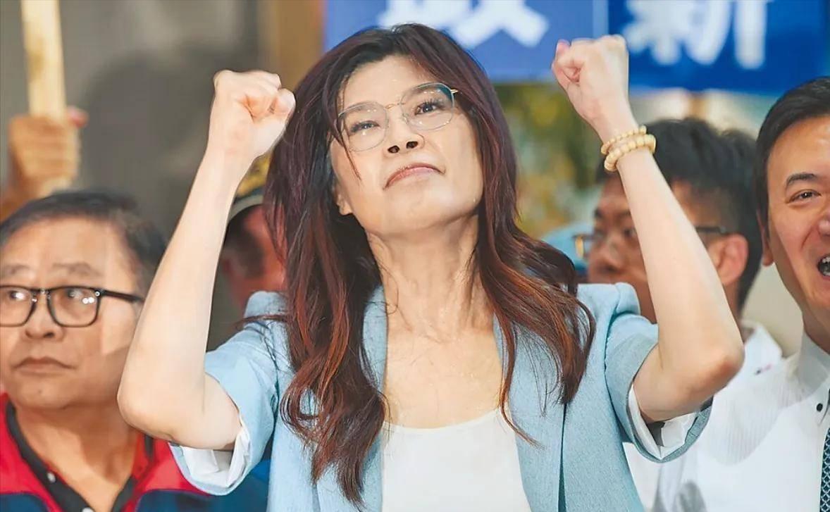 以前拼了命反对 "台独"，喊得嗓子都哑了，结果人家摇身一变成了大统派？

合着我
