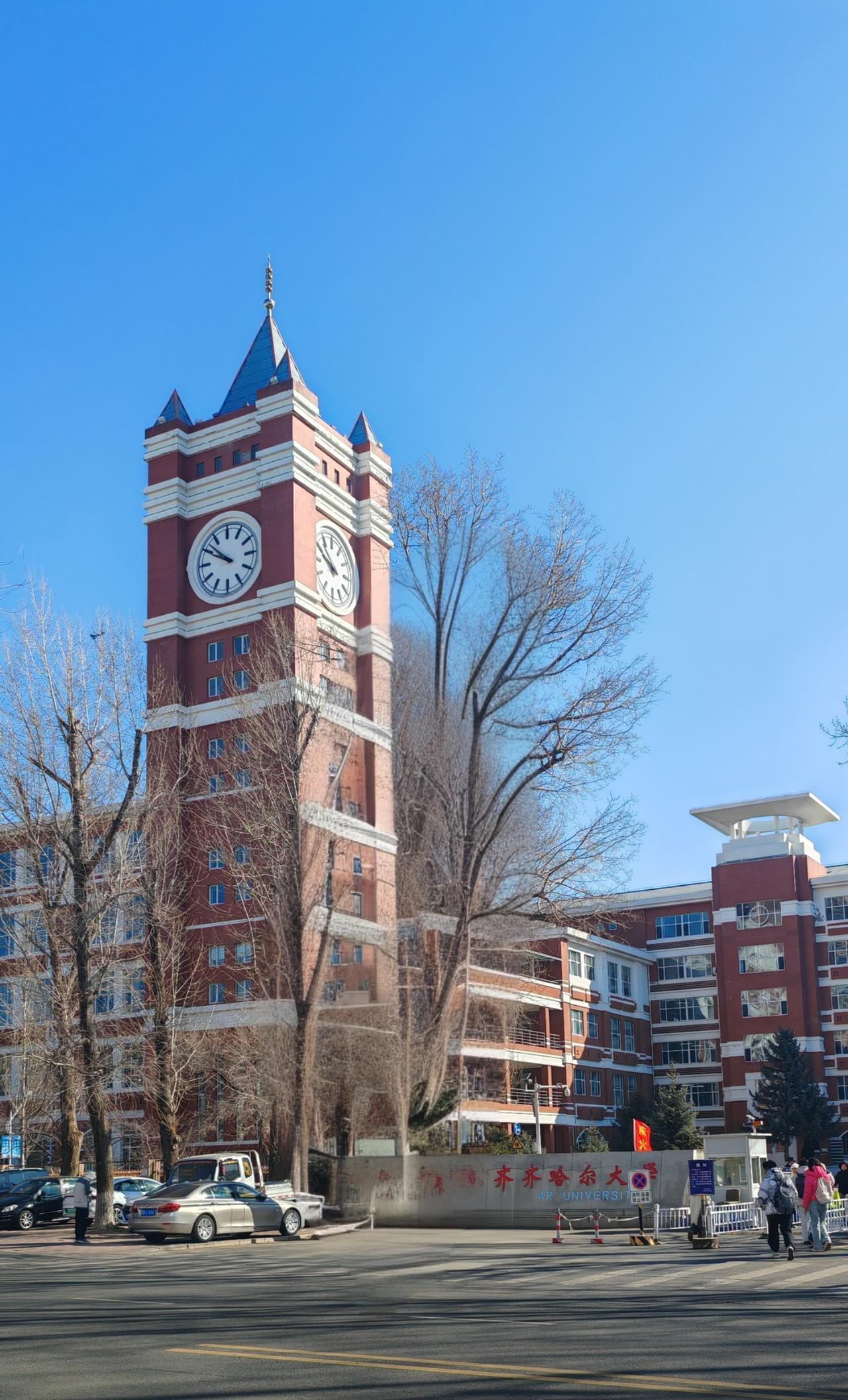 两会新消息：改扩建1000所普通高中，增加200万个高中学额～

这个消息，对未