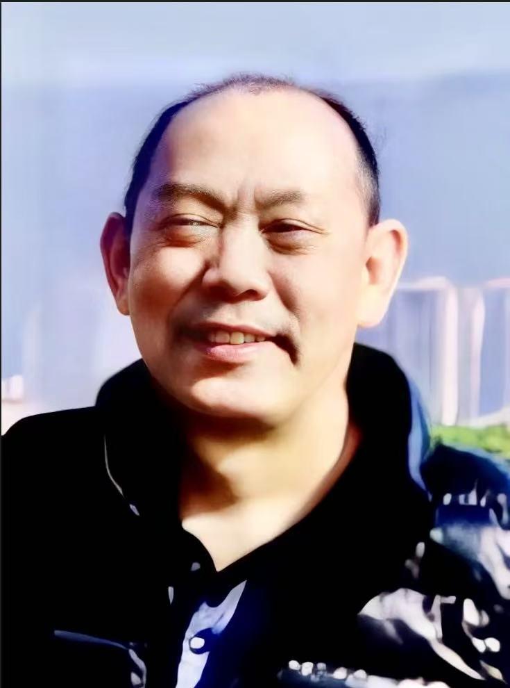 《重任在肩老班长》
           
           作者：于买

