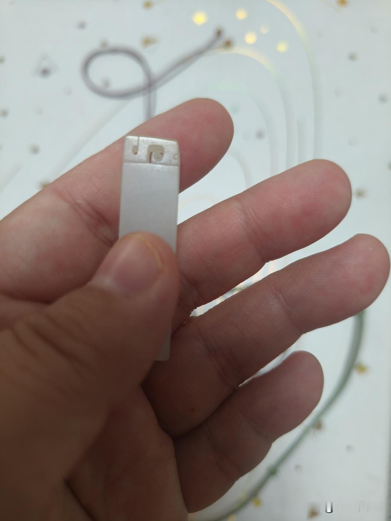 说个搞笑的事。
昨天顺丰小哥说被领导骂了，辞职不干了，最后一天，要回老家休息。
