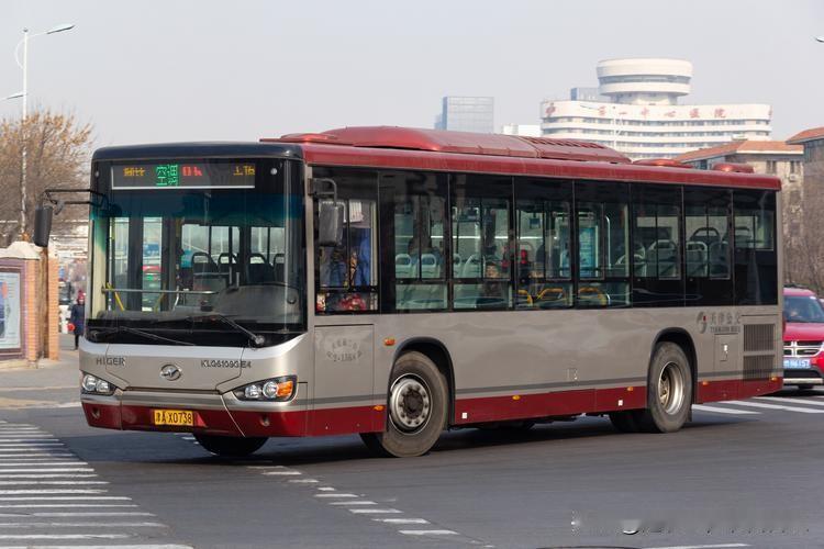上海市是全国唯一一个给老年人发公交补贴的城市！你是喜欢免费乘车？还是领取公交补贴