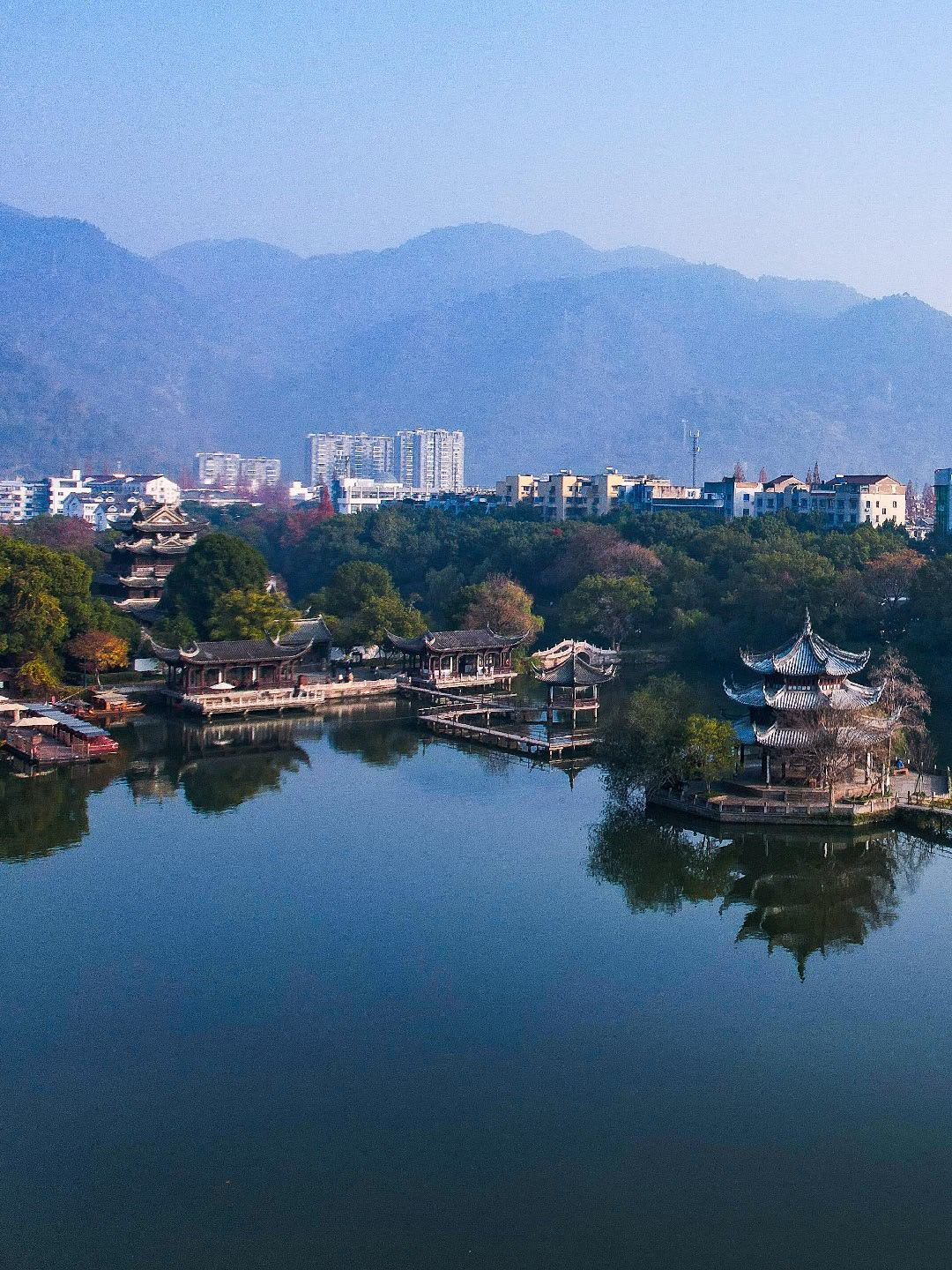 🏞️临海，一半江南美景，一半烟火人间，之前周末去过一次便久久不能忘漫步临海古城