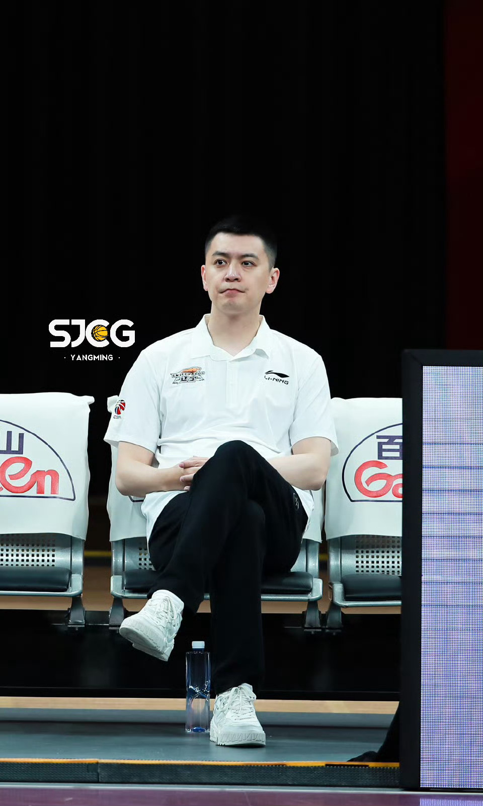 因为奋斗过、辉煌过，所以以后不会错！