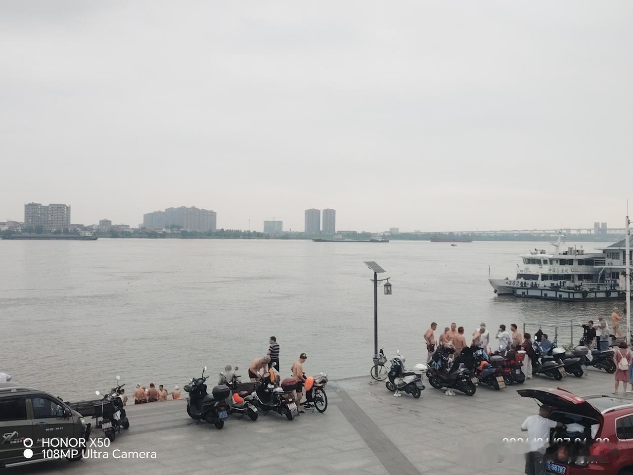 你当年是哪一届高考当年高考是86年