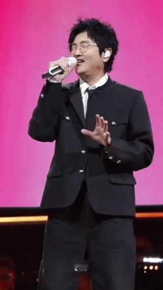 孙楠王赫野合唱追寻❤️合肥巡演惊喜嘉宾上线，孙楠助阵王赫野，一曲《追寻》了结多年